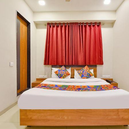 Fabhotel Happinex Surate Exterior foto