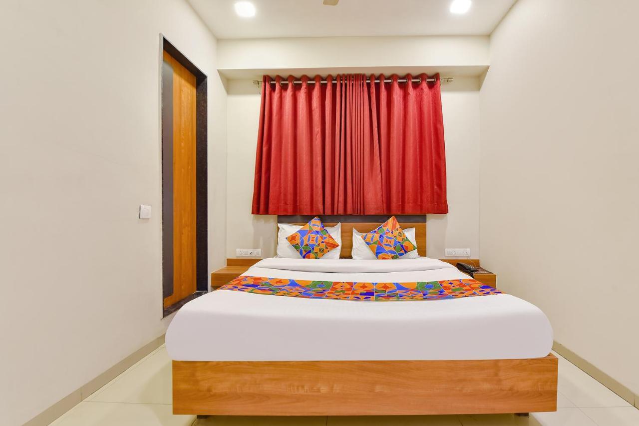 Fabhotel Happinex Surate Exterior foto