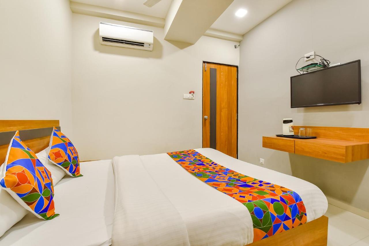Fabhotel Happinex Surate Exterior foto